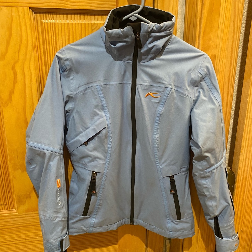 KJUS Women's Ski Jacket XS. Many pockets, powder skirt. Great fit!